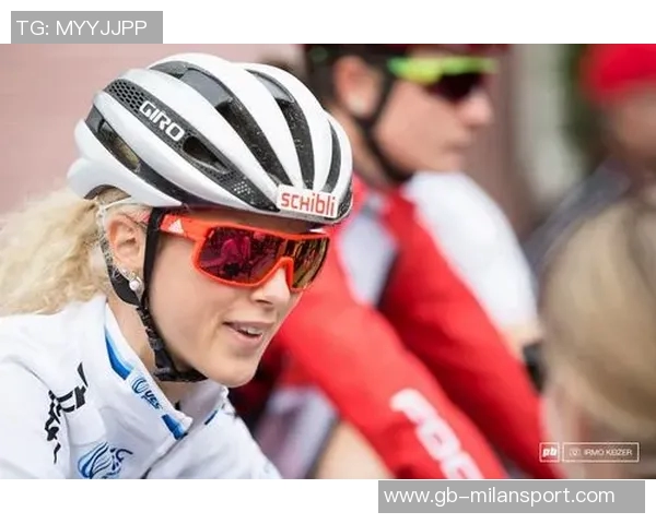 今夏加盟多特的新援贾斯汀勒马首次造访主场并参与U23训练活动