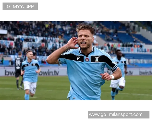 AC米兰与科莫争夺巴萨18岁中卫昆卡科莫目前处于领先地位